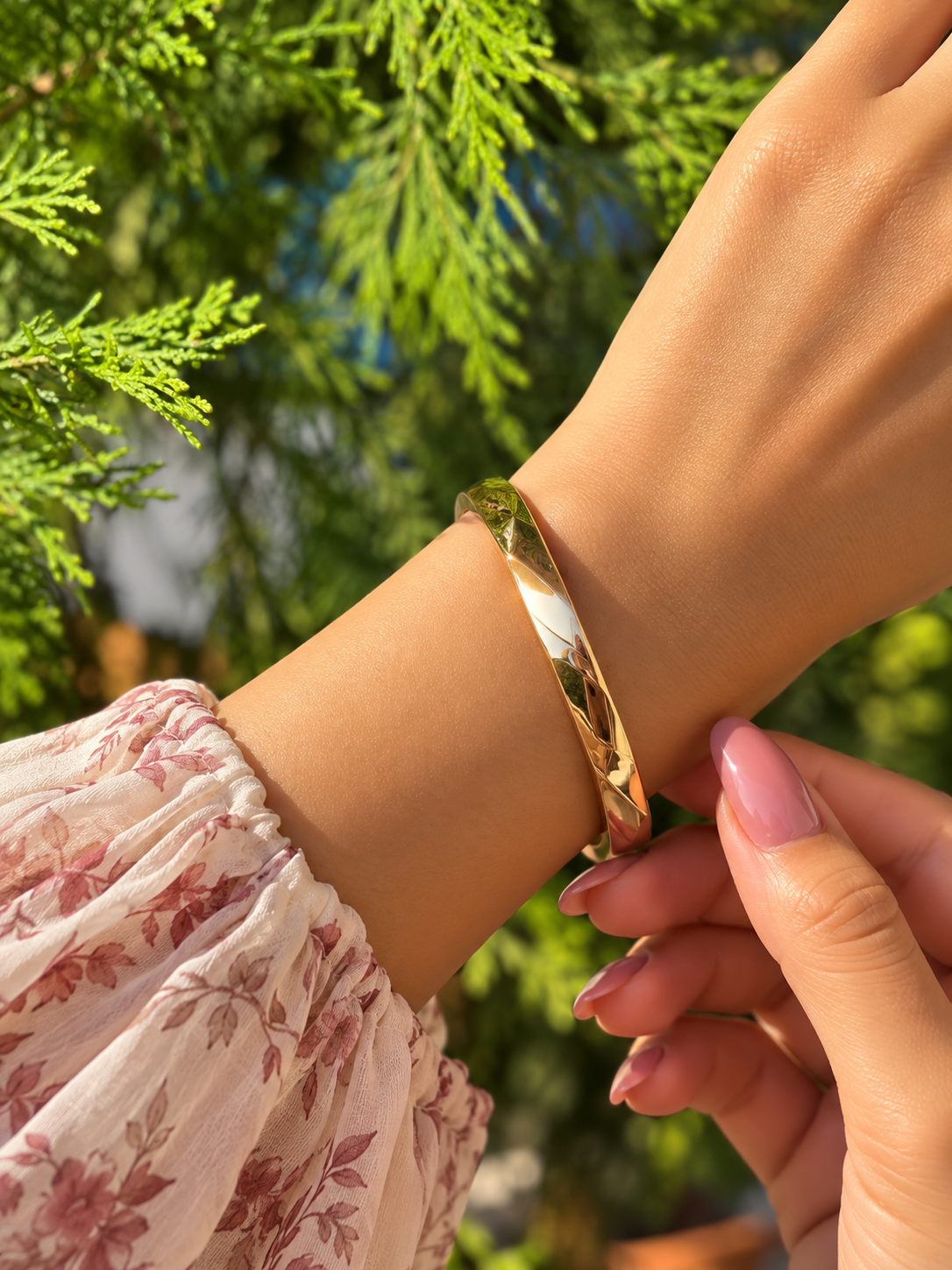 Plain gold kada Bracelet
